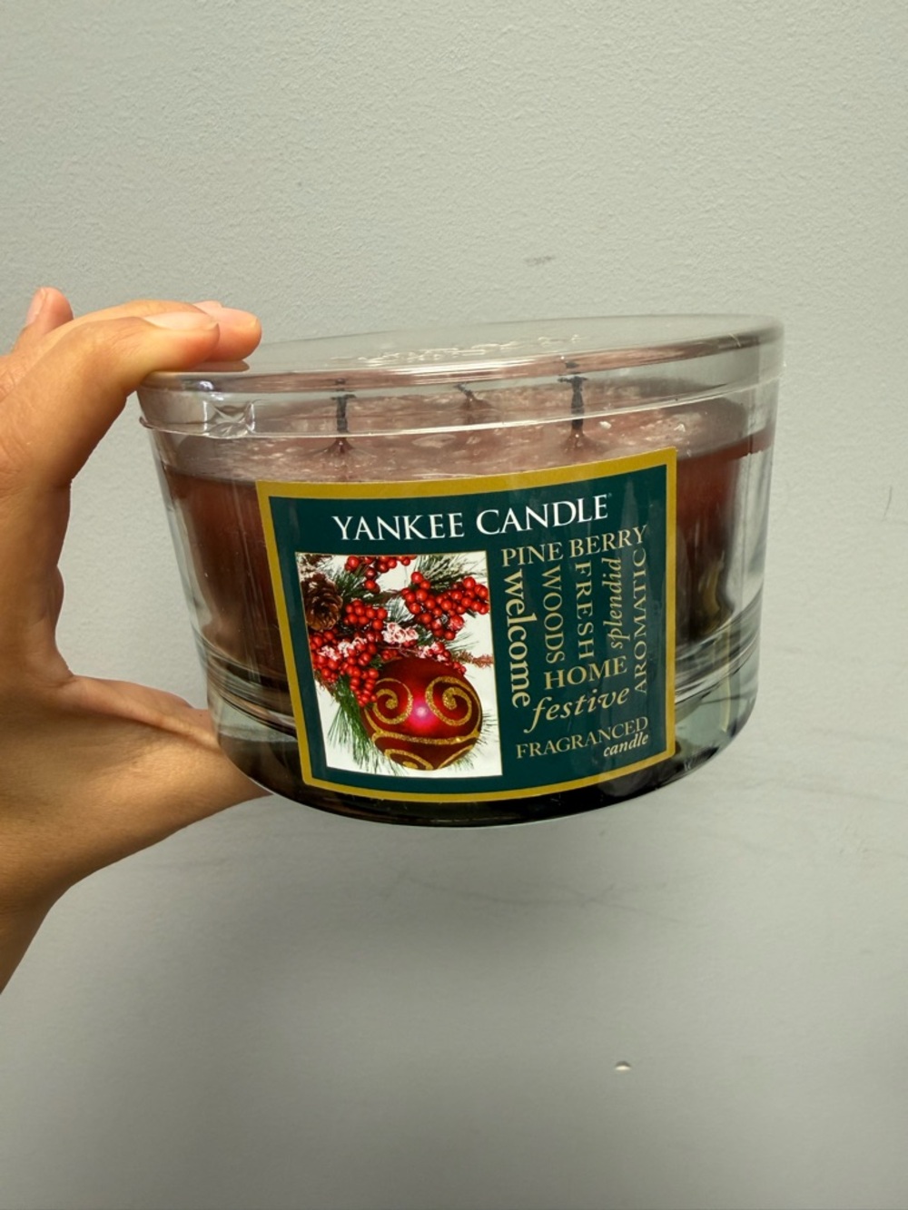 đ Yankee Candle Fall + Holiday Bundle (3 Candles) - Picture 2 of 9